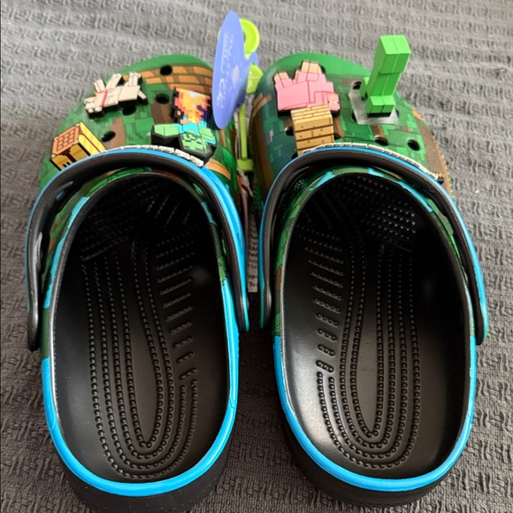 CROCS Vibrant Green Clogs Minecraft light up NWT - Picture 3 of 4
